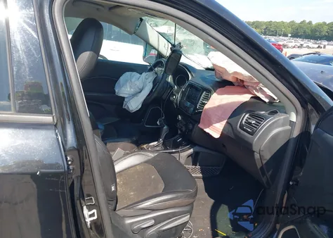 2021 Jeep Compass Altitude Fwd из США, поврежденный, VIN 3C4NJCBB6MT592239